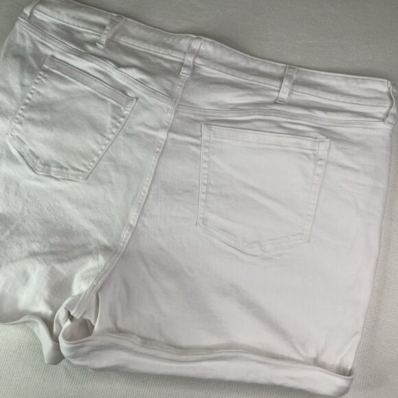 Torrid Boyfriend Shorts White Feel The Fit Vintage Stretch Women’s Denim Sz 24 - Picture 10 of 11